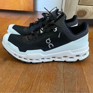 On Cloudtra Trail Running Sneakers